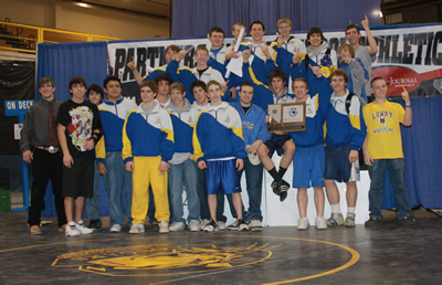 Wrestlers win state team title: Five individual champions