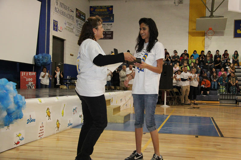 Mrs. Pasquale presents Marie Linares with her “Most Inspirational Student Award”./Ron Espinola • The Brand
