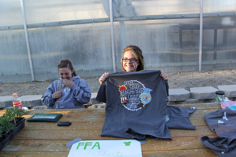 FFA students selling T-shirts./Marcos Duran-Salcedo • The Brand