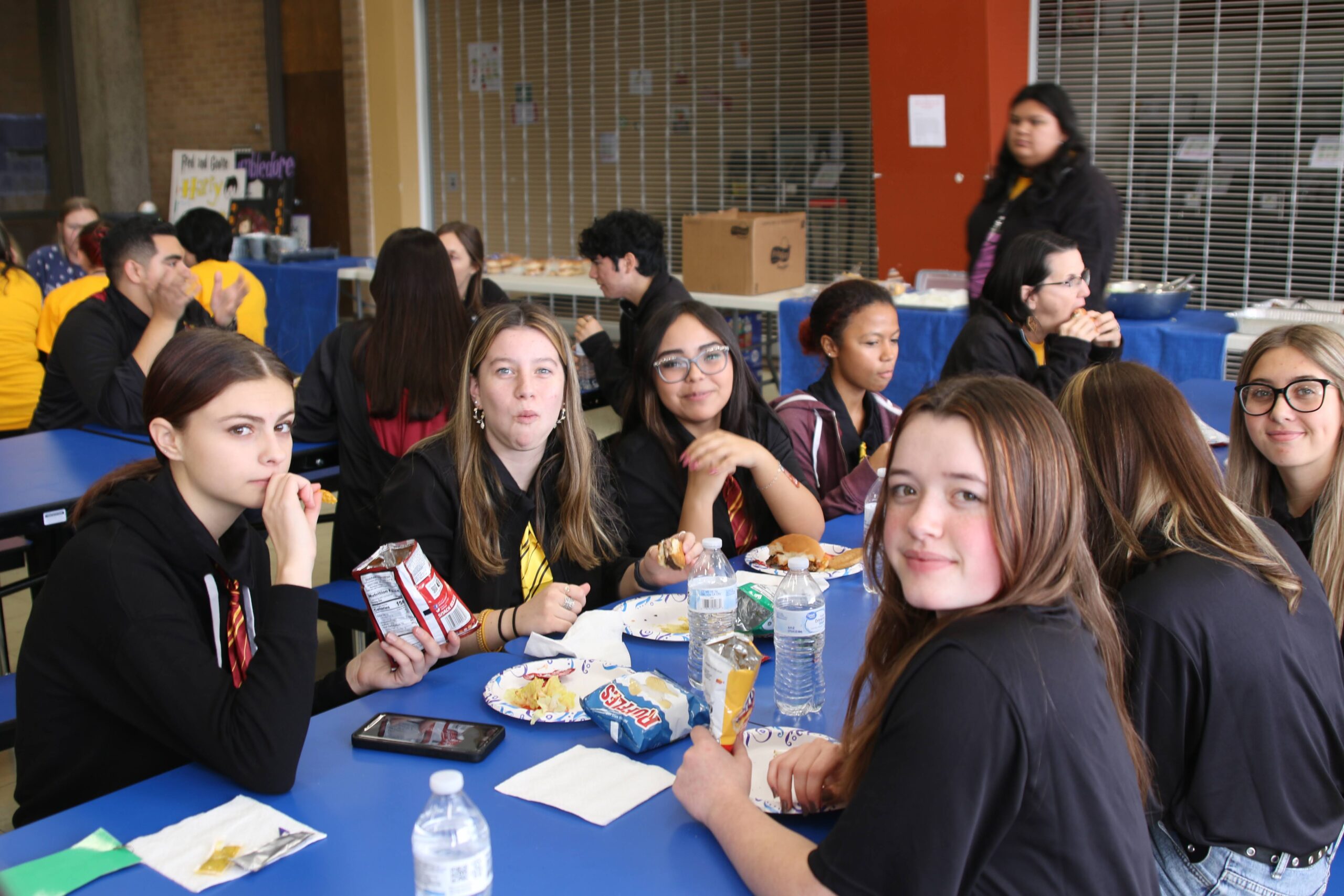 Lowry Leadership sits down together in the cafeteria to eat a quick lunch before they have to get
everyone back into their classrooms for a workshop. /Alexis Galarza • The Brand