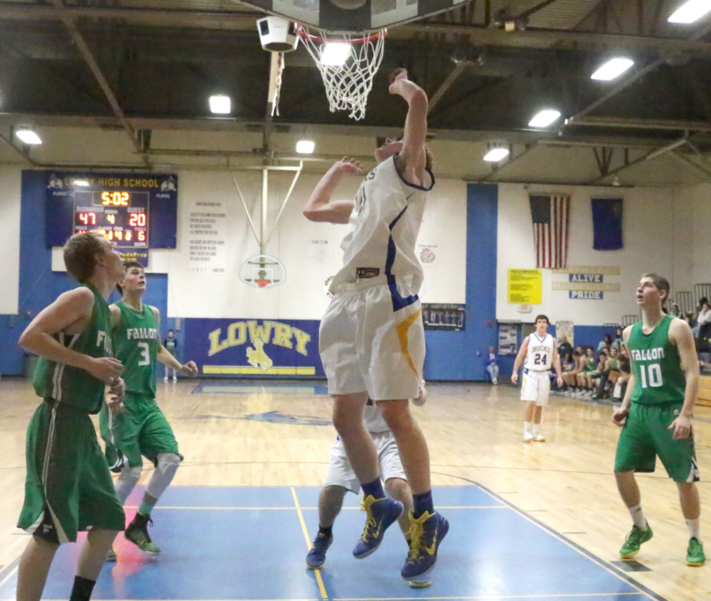 Nathan Lutzow scores for Lowry./Dani Ricker • The Brand