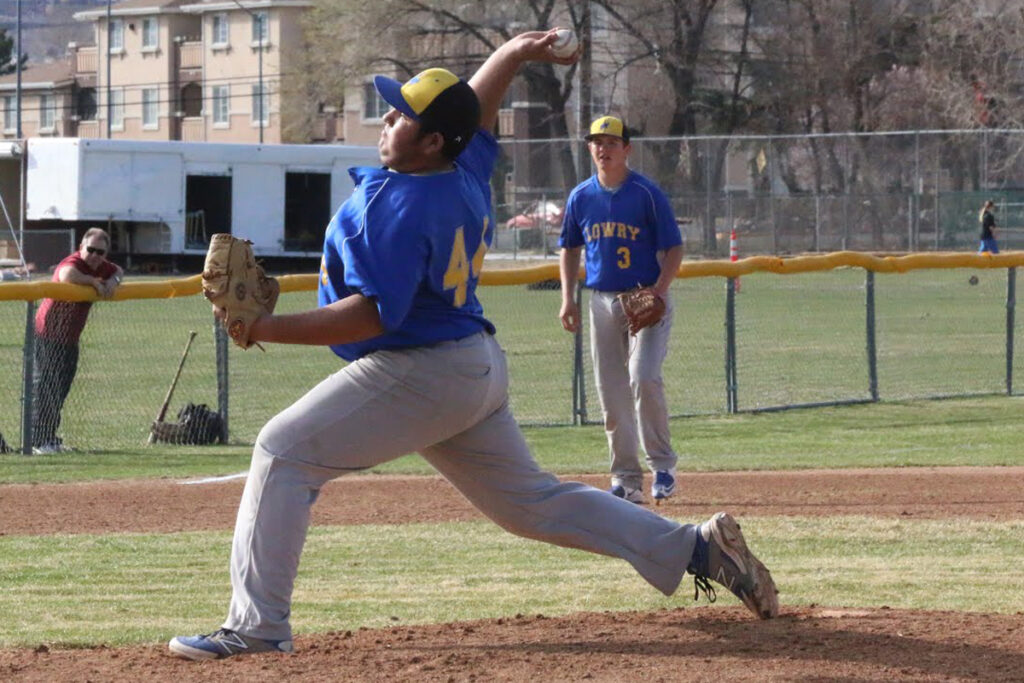 Anthony Silva throws a pitch to a Sparks batter./Levi Lloyd • Lowry Baseball