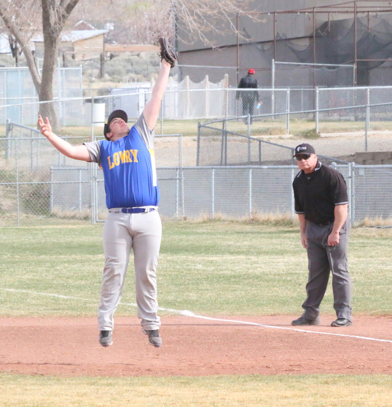 Seth “Beastie” Scott makes a leaping catch../Ron Espinola • The Brand