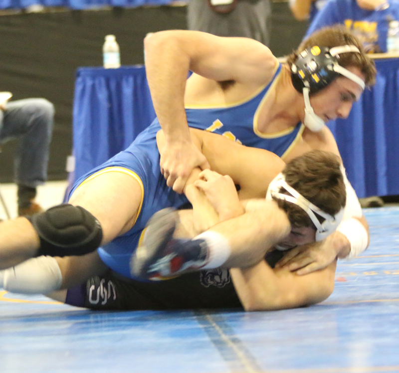 Shaun Mentaberry tries for a fall./Maclyn Crnkovich • The Brand