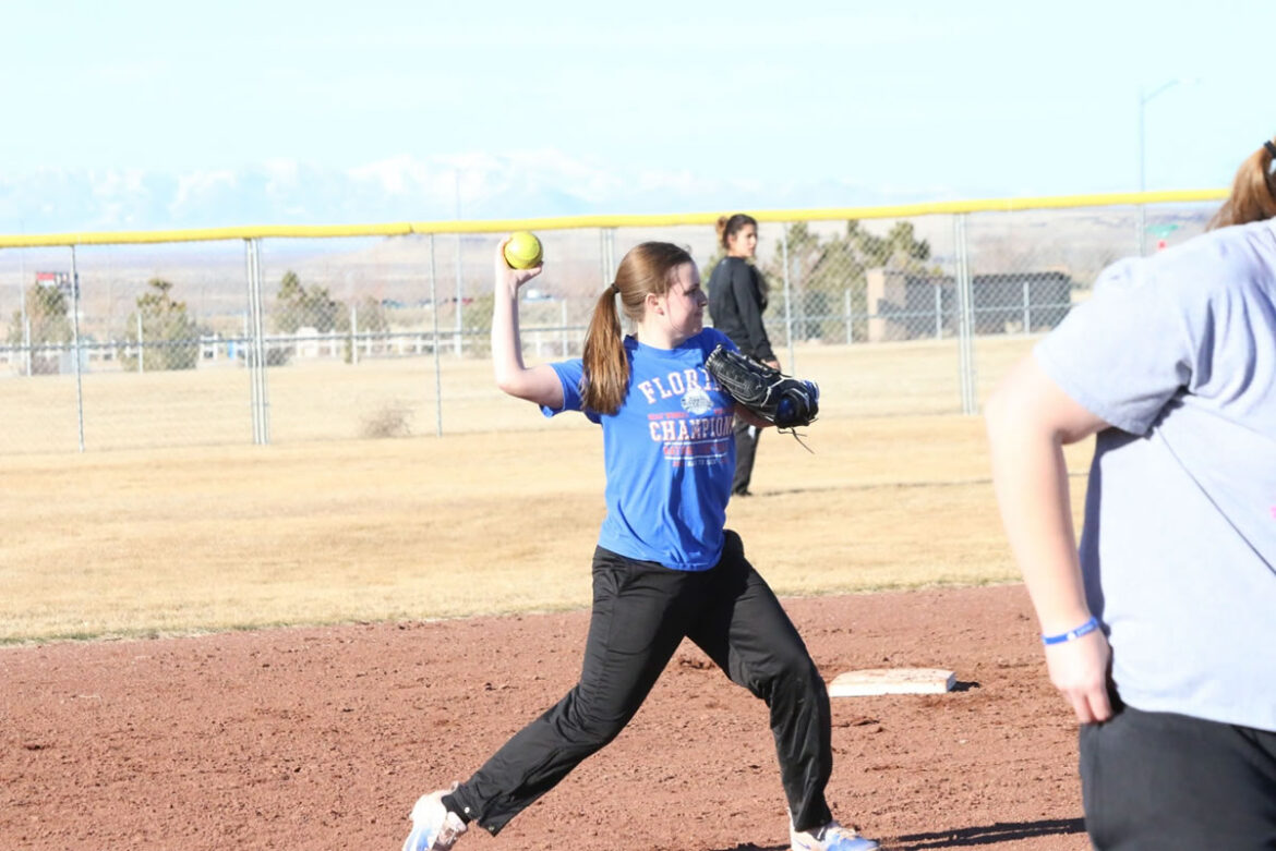 Varsity girls softball splits doubleheader against Fernley