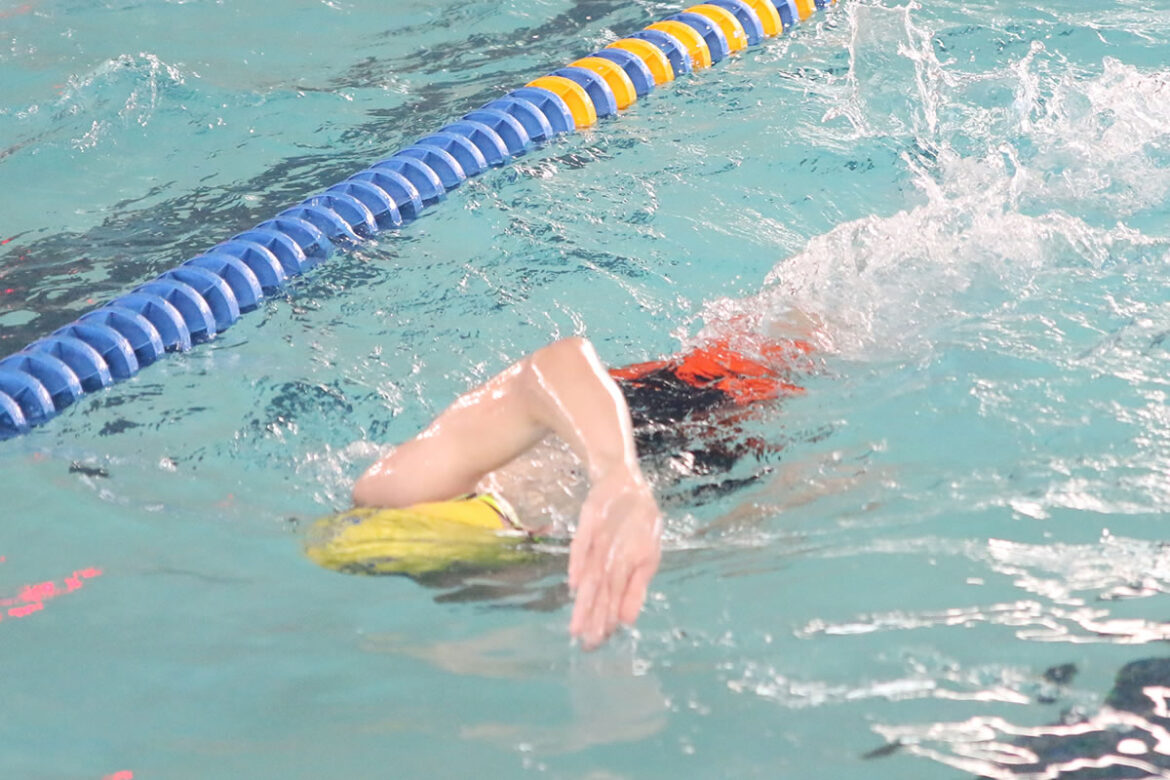 Swimming finishes 10th at state