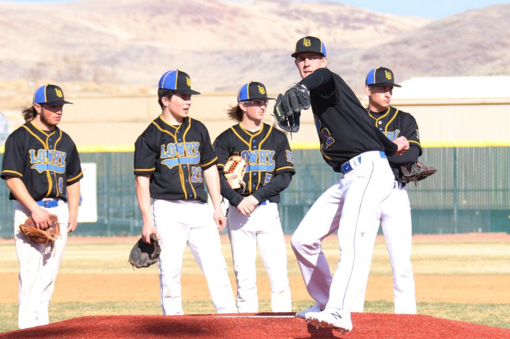 Klay Garner warms up to pitch./Ron Espinola • The Brand