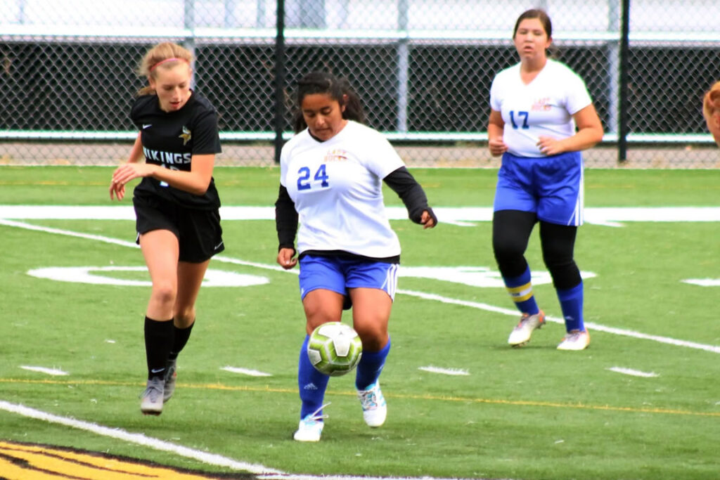 Viviana Alanis playing against South Tahoe ./Clarissa Olson • The Brand