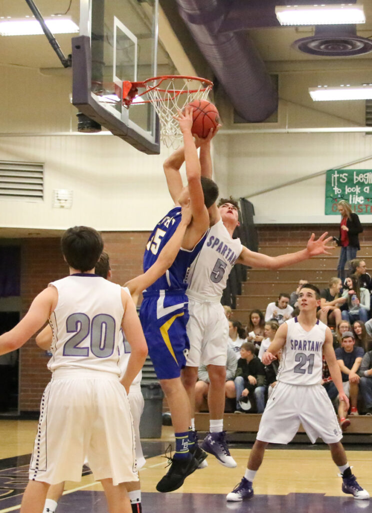 Scottie Smith fights for the ball/Dylan Kalkoske