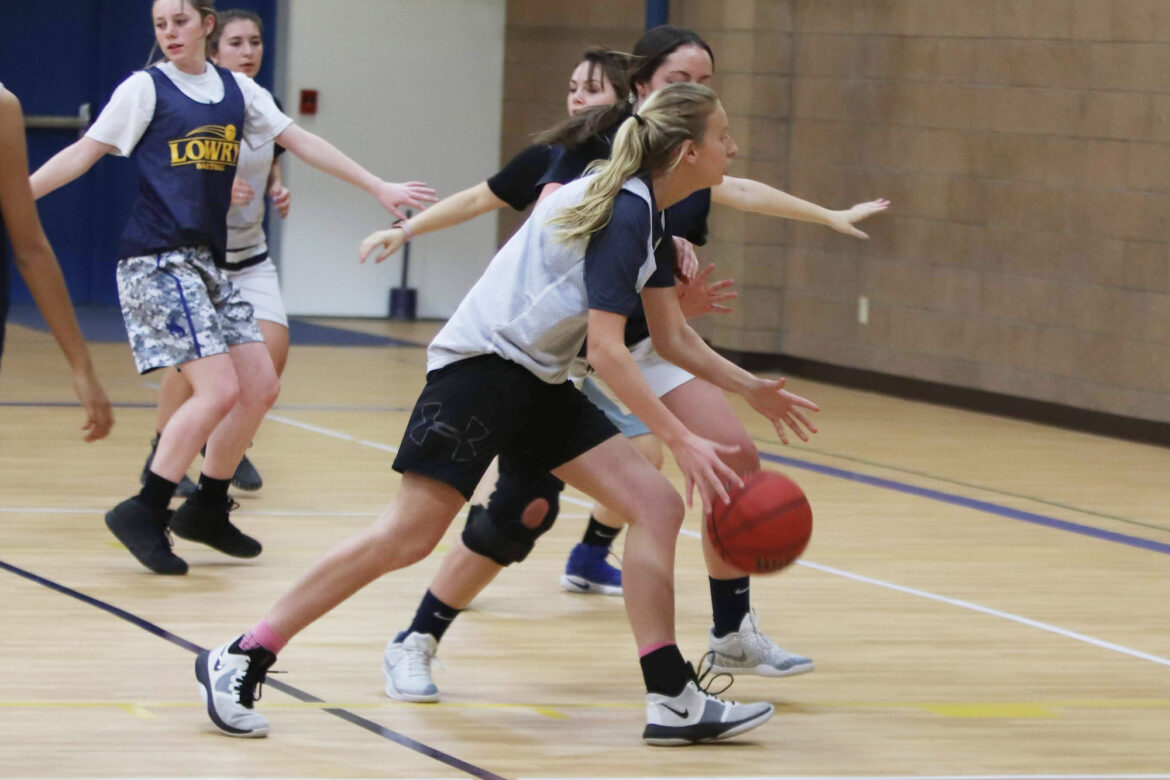 JV girl’s basketball starts season with 2-1 record in tournament
