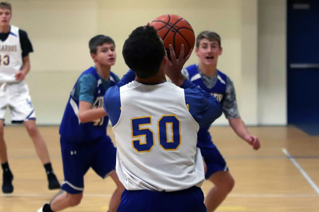 Giovani Sapien goes for an open shot/Ron Espinola • The Brand