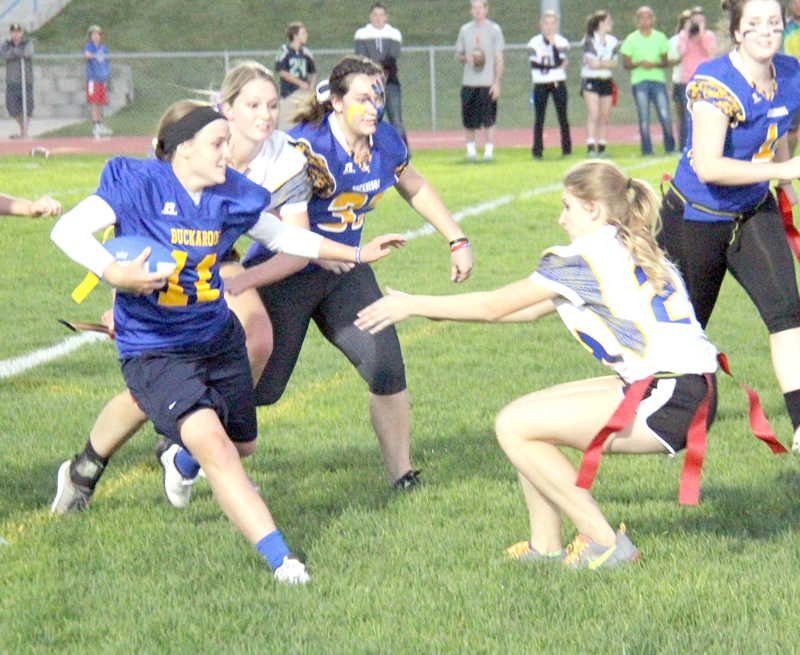 Powderpuff kicks off Homecoming Week